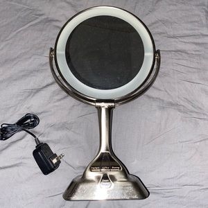 Vanity mirror